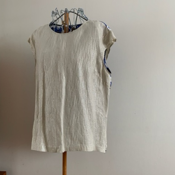 sleeveless blouse - Picture 1 of 5